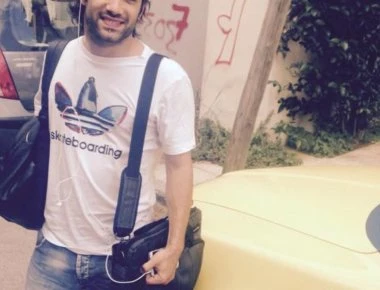 'Ελληνας ηθοποιός αποκαλύπτει: «Έπαθα αιφνίδια κώφωση- Δυστυχώς είναι μη αναστρέψιμο πια» (βίντεο)